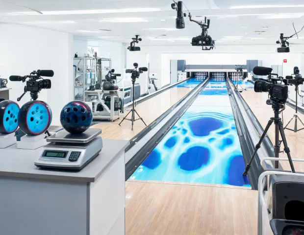 Bowling motion verification bench